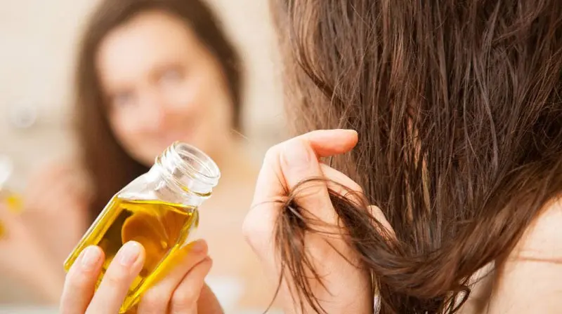 Huiles essentielles pour cheveux abîmés